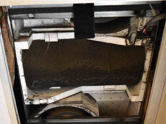 汚れたフィルター　24時間換気